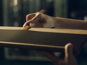 Nghệ nhân chế tác mùi hương từ ghỗ