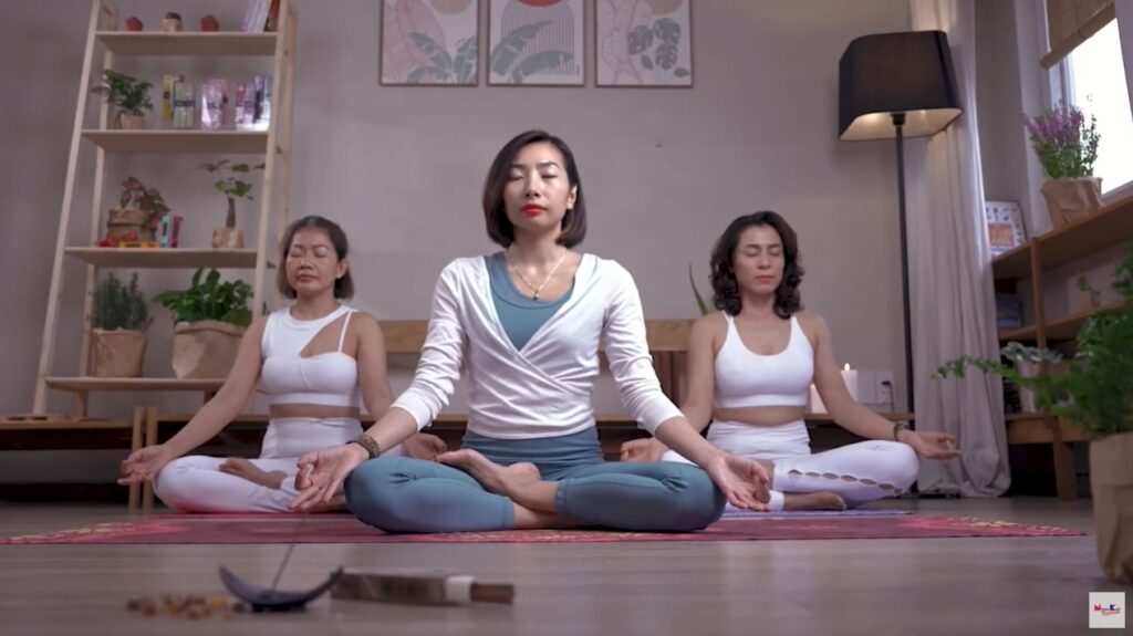 Sự hòa quyện giữa nhang thơm và yoga – Yoga Luna Thái x Nippon Kodo Vietnam